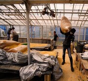 YOSHIKIのInstagramアカウントよりボランティア活動の様子。