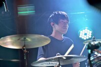 坂東志洋（Dr / mol-74）（撮影：佐藤広理）