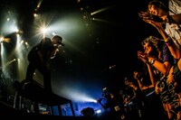 「SPACE SHOWER TV "LIVE with YOU" ～Official髭男dism～ supported by uP!!!ライブパス」の様子。（撮影：渡邉一生）