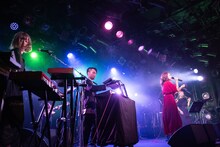 Dorianを交えたステージの様子。