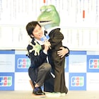 二宮和也「JCBで!」の発言回数は社長越え?カエルくんとお祝いのハグ