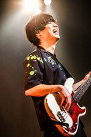 楢崎誠（B, Sax）（撮影：渡邉一生）