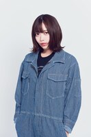 人気画像4位は「ゆるめるモ！研修生『ぴゅーぴるモ！』6名のメンバーお披露目」より、しろみ。