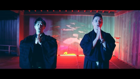 Naoto、ジョーイ・モンタナ「El Japones」ミュージックビデオのワンシーン。