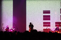 「ddd～MAKI FUJII DEBUT 30TH ANNIVERSARY～」の様子。（写真提供：エイベックス）