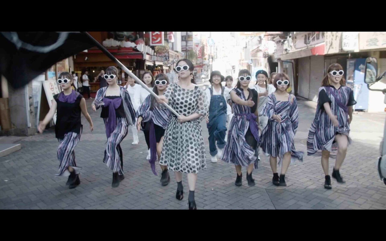 大阪☆春夏秋冬「Dance to the light」MVのワンシーン。