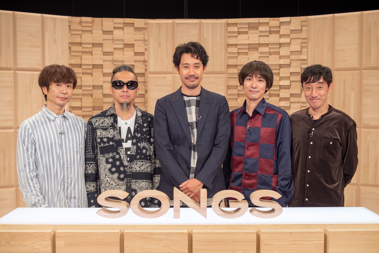 スピッツと大泉洋。（写真提供：NHK）