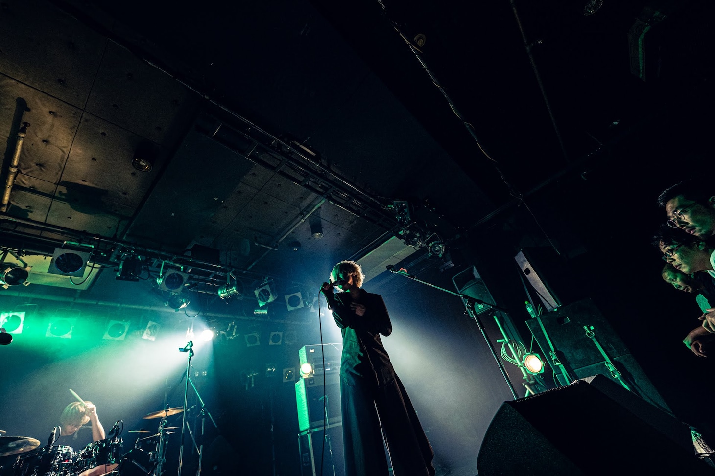 鈴木重厚（G, Vo / そこに鳴る）（撮影：ヤスカワショウマ）