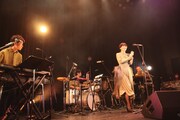 土岐麻子「TOKI ASAKO LIVE 2018 "SAFARI TOUR"」東京・ヒューリックホール東京公演の様子。