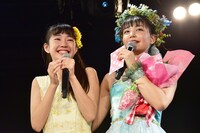 左から山本花奈、我妻桃実。