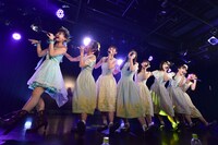 「ハコイリ▽ムスメ我妻桃実卒業公演～君はアンブレラ・エンジェル～」の様子。