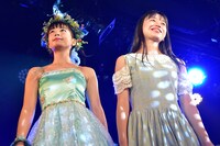 左から我妻桃実、吉田万葉。