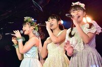 左から我妻桃実、戸羽望実、塩野虹。