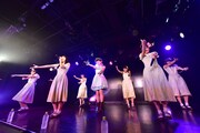 「ハコイリ▽ムスメ我妻桃実卒業公演～君はアンブレラ・エンジェル～」の様子。