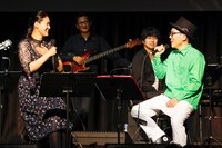 手嶌葵とハナレグミ。（撮影：石井亜希）