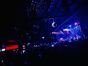 9月30日に開催されたロサンゼルス Echoplexでの2DAYS公演初日の様子。（写真提供：日本クラウン）