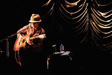 内田勘太郎（G）（撮影：岩佐篤樹）