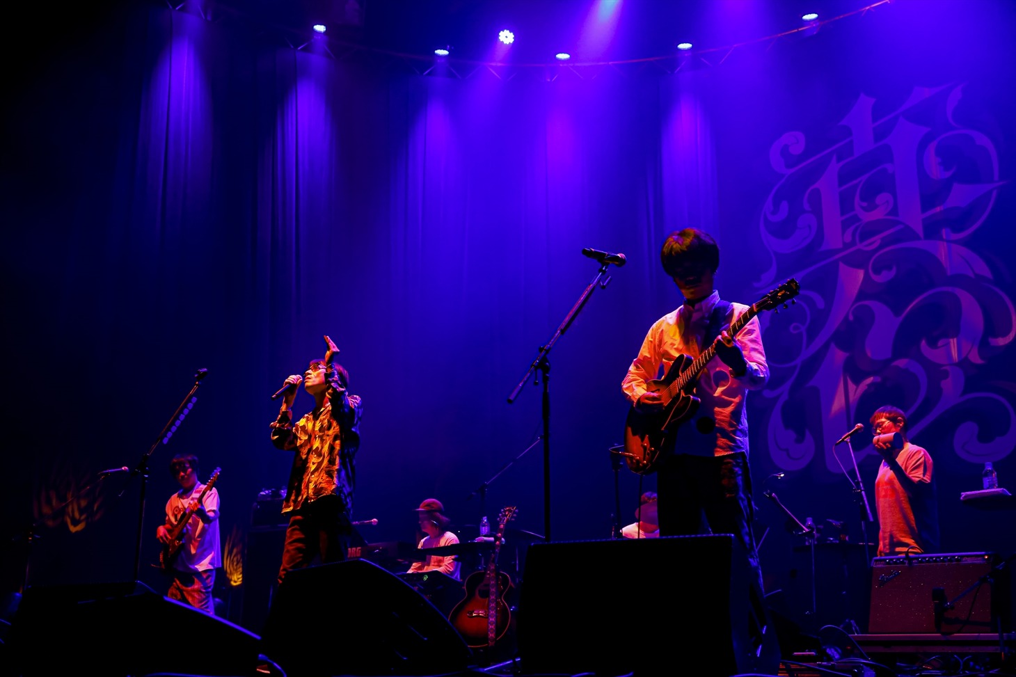 Low Down Roulettes Zを迎えた9月27日の公演の様子。（撮影：木村泰之）