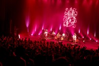 Low Down Roulettes Zを迎えた9月27日の公演の様子。（撮影：木村泰之）