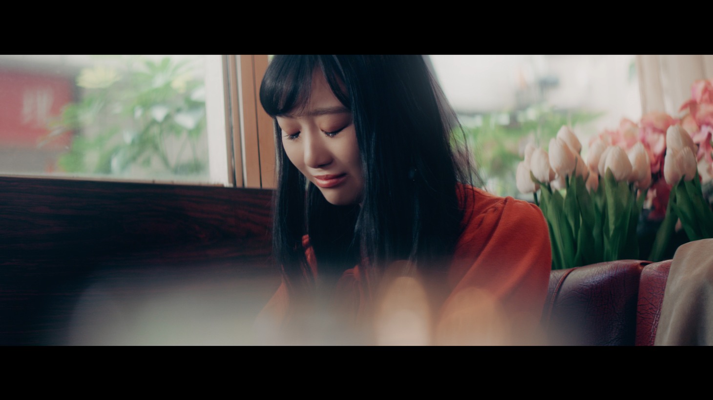 =LOVE「ズルいよ ズルいね」ミュージックビデオより瀧脇笙古。