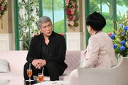 左から吉川晃司、黒柳徹子。(c)テレビ朝日