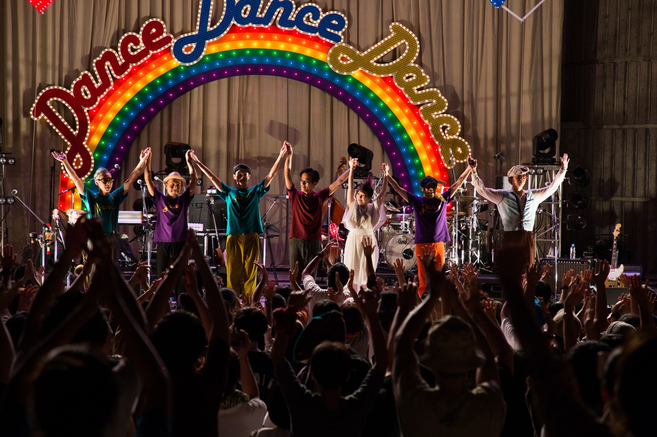 EGO-WRAPPIN'「Dance, Dance, Dance」東京公演の様子。（撮影：仁礼博）