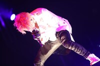 人気画像7位は「luz、そらる、まふまふら共演『XYZ TOUR』横アリで1万2000人と過ごした“至高の夜”」より、luz。（撮影：小松陽祐［ODD JOB］、堀卓朗［ELENORE］、釘野孝宏）