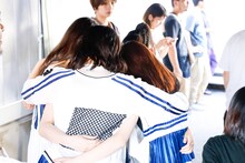 「ギュウ農フェス秋のSP 爆音大収穫祭 road to 2020」で円陣を組むB.O.L.T。（撮影：笹森健一）