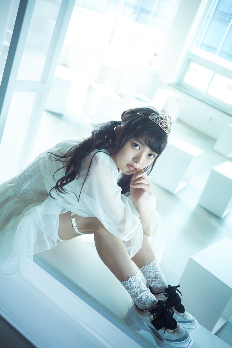 上坂すみれ「すみれいろ」掲載カット