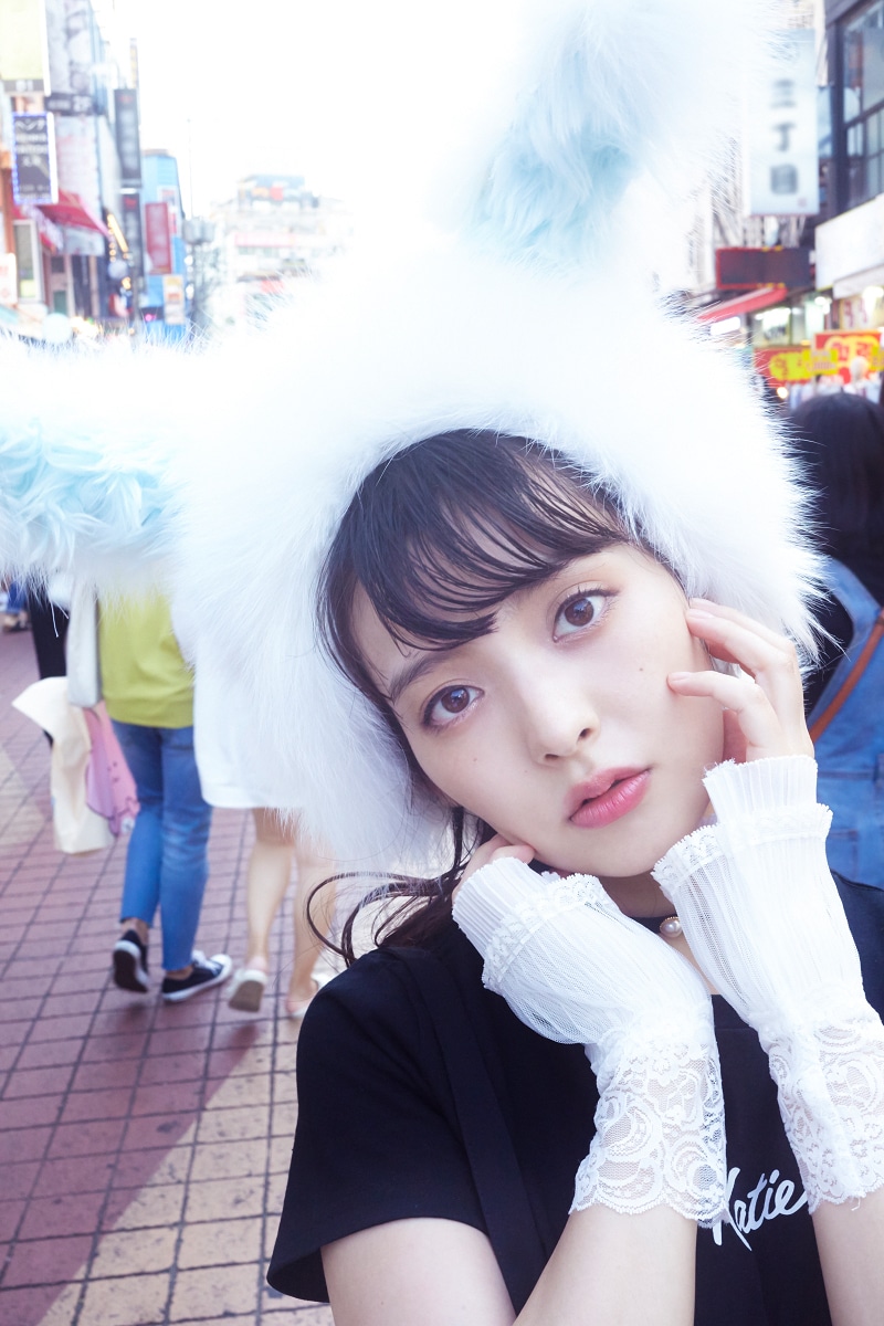 上坂すみれ「すみれいろ」掲載カット