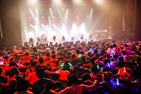 「60minutes!! TEAM SHACHI BAND Rocks You Away!」の様子。（撮影：笹森健一）