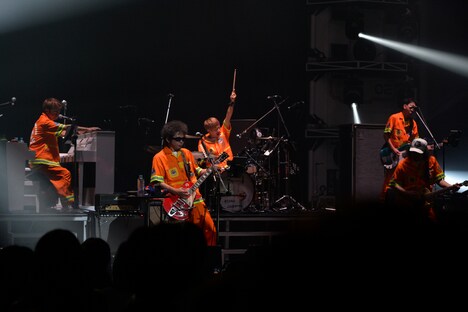 「ユニコーン100周年ツアー“百が如く”」東京・かつしかシンフォニーヒルズ モーツァルトホール公演の様子。(撮影:三浦憲治 / チームライトサム)