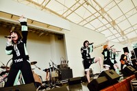 ゆるめるモ！×JOJO広重（非常階段）（撮影：タイコウクニヨシ）