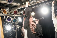 YUiNA EMPiRE（CARRY LOOSE）