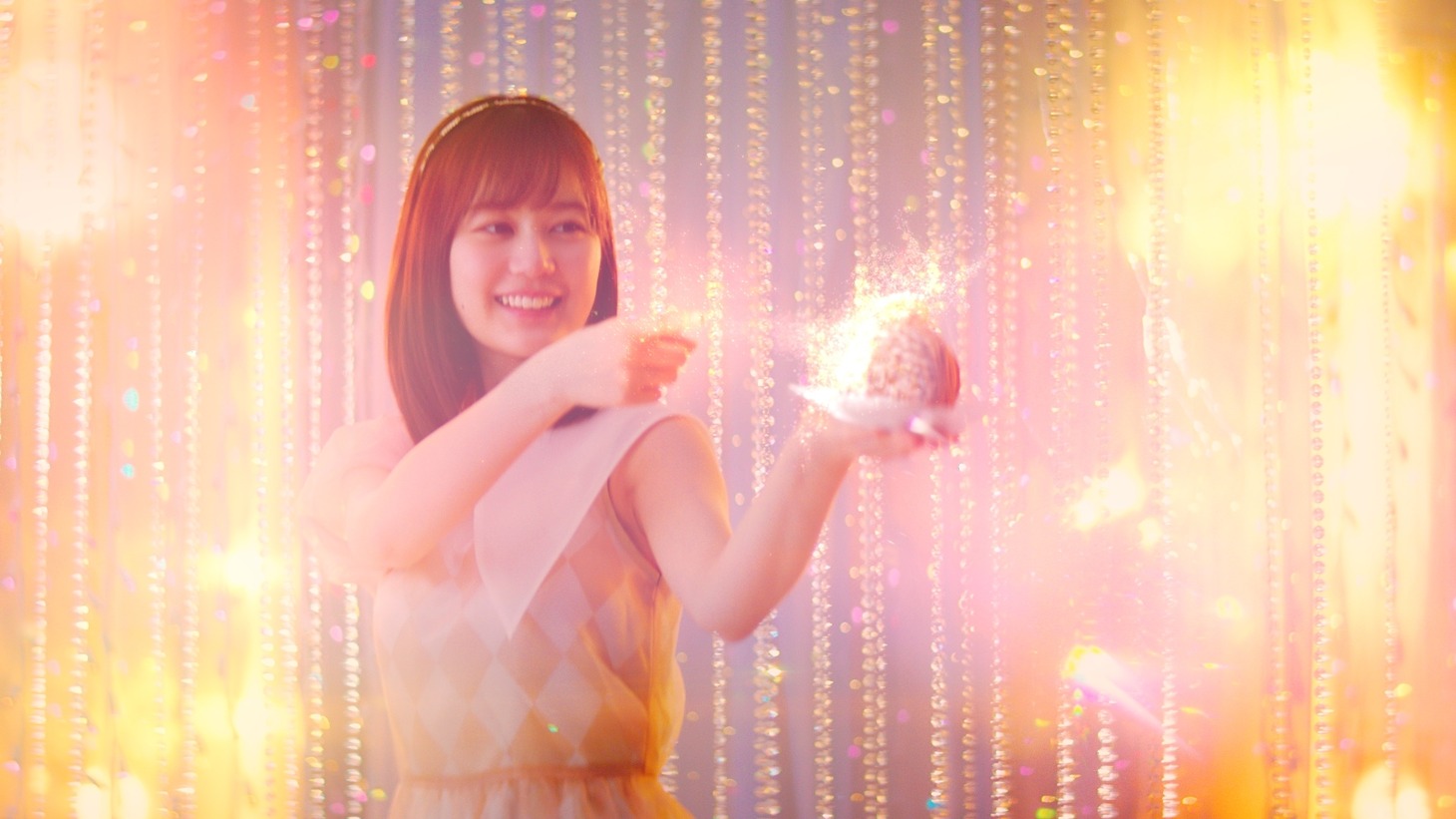 「明治 エッセル スーパーカップ Sweet's」CMのワンシーン。(c)乃木坂46LLC