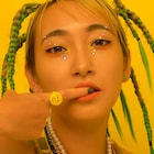 あっこゴリラ「超普通」のMV公開、来年2月に新作音源発表