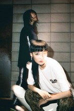 左からアイナ・ジ・エンド、リンリン（BiSH）。