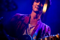 佐々木亮介（Photo by Viola Kam［V'z Twinkle］）