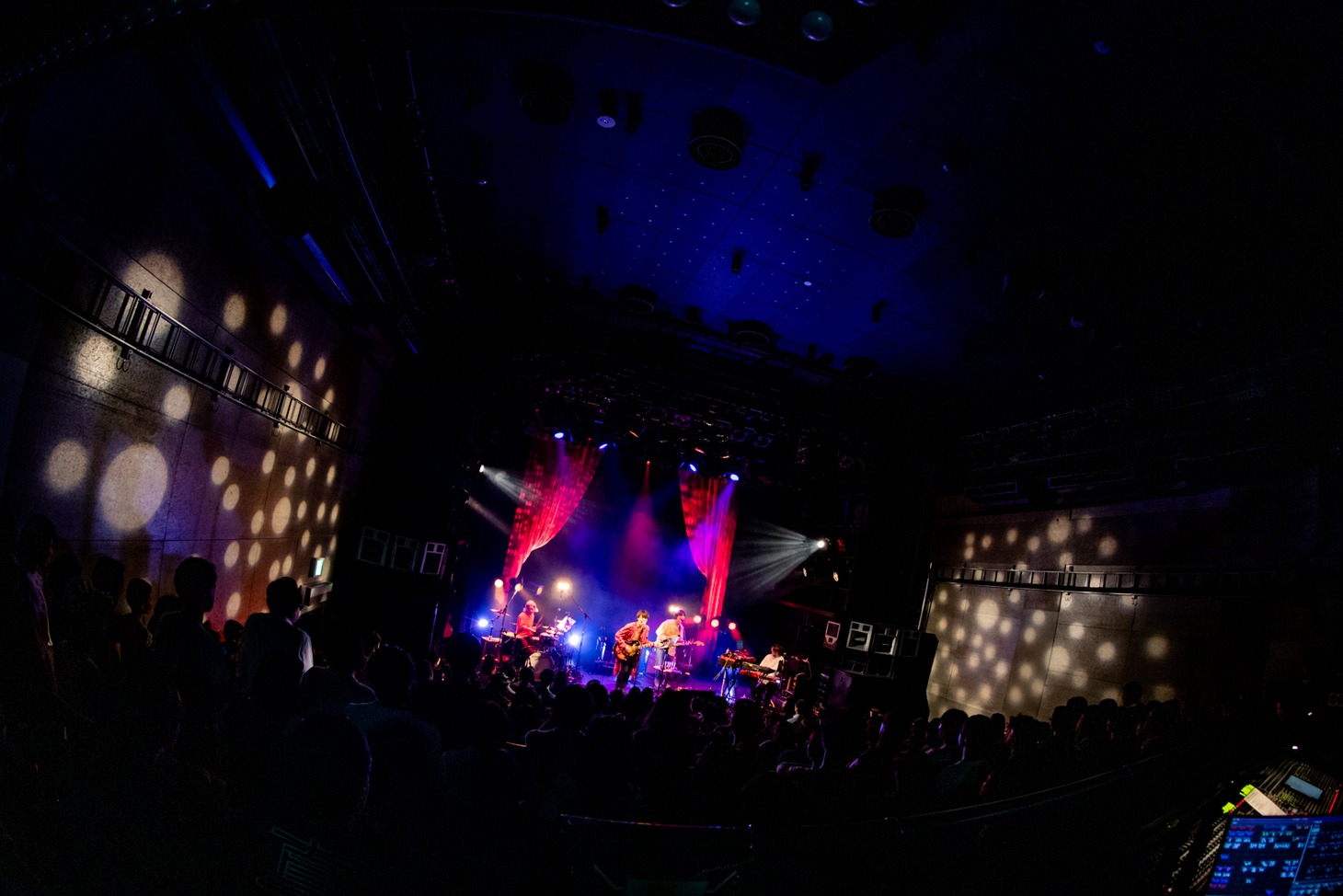 「RAINBOW PIZZA Delivery Tour 2019」東京・WWW公演の様子。（Photo by Viola Kam［V'z Twinkle］）