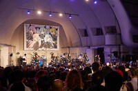 「わーすた FREE LIVE“ゆうめいに、にゃる!!!!!”」の様子。（写真提供：エイベックス）