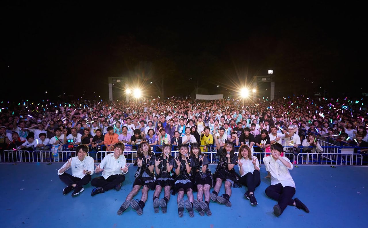 わーすた、3000人集まった野外フリーライブで渋公ワンマン開催を発表