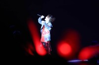 となりの坂田。（撮影：小松陽祐［ODD JOB］、堀卓朗［ELENORE］）