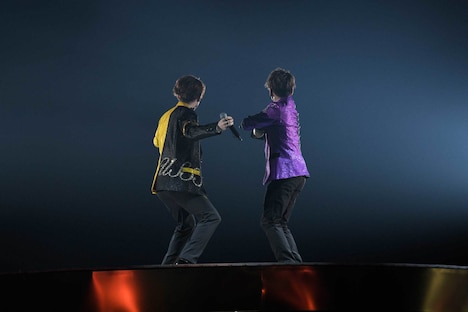 左からセンラ、志麻。（撮影：小松陽祐［ODD JOB］、堀卓朗［ELENORE］）