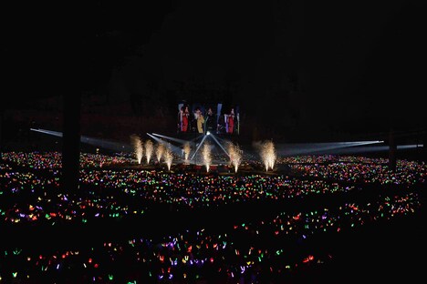 「浦島坂田船 SUMMER TOUR 2019 ～浦島theカジノ船 俺たち愛＄、今夜お前とBETイン～」最終公演の様子。（撮影：小松陽祐［ODD JOB］、堀卓朗［ELENORE］）