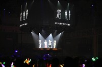 「浦島坂田船 SUMMER TOUR 2019 ～浦島theカジノ船 俺たち愛＄、今夜お前とBETイン～」最終公演の様子。（撮影：小松陽祐［ODD JOB］、堀卓朗［ELENORE］）