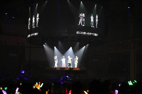 「浦島坂田船 SUMMER TOUR 2019 ～浦島theカジノ船 俺たち愛＄、今夜お前とBETイン～」最終公演の様子。（撮影：小松陽祐［ODD JOB］、堀卓朗［ELENORE］）