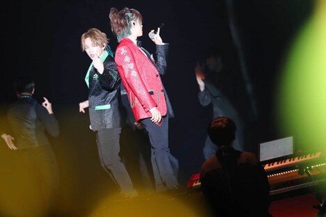 左からうらたぬき、となりの坂田。。（撮影：小松陽祐［ODD JOB］、堀卓朗［ELENORE］）