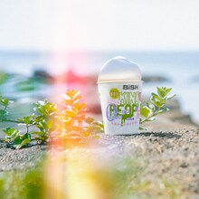 BiSH「KiND PEOPLE / リズム」CD盤ジャケット