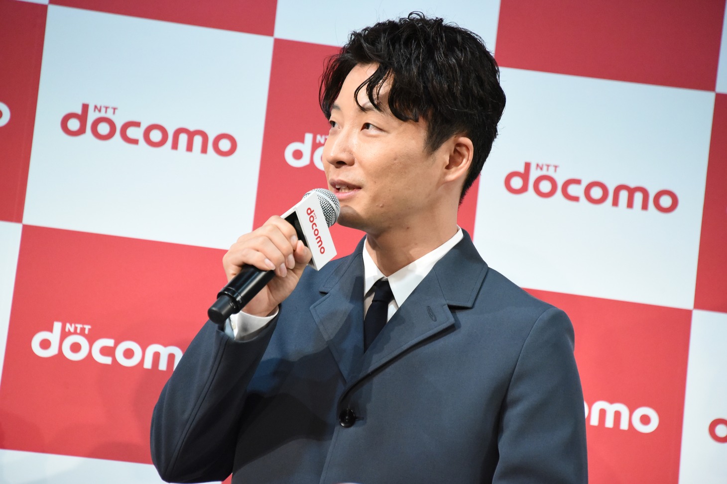 「今『ほそのさん』って言いましたよね？」と司会に尋ねる星野源。