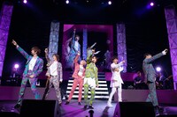 超特急と山崎育三郎。（撮影：深野輝美）